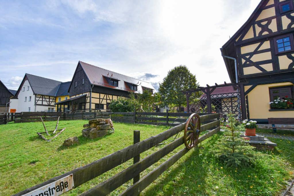 Lavendelhof Die Idyllische Landpension クリミッチャウ エクステリア 写真